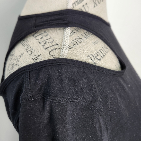 Lululemon Shoulder Cutout Yoga Tshirt - Picture 7 of 13